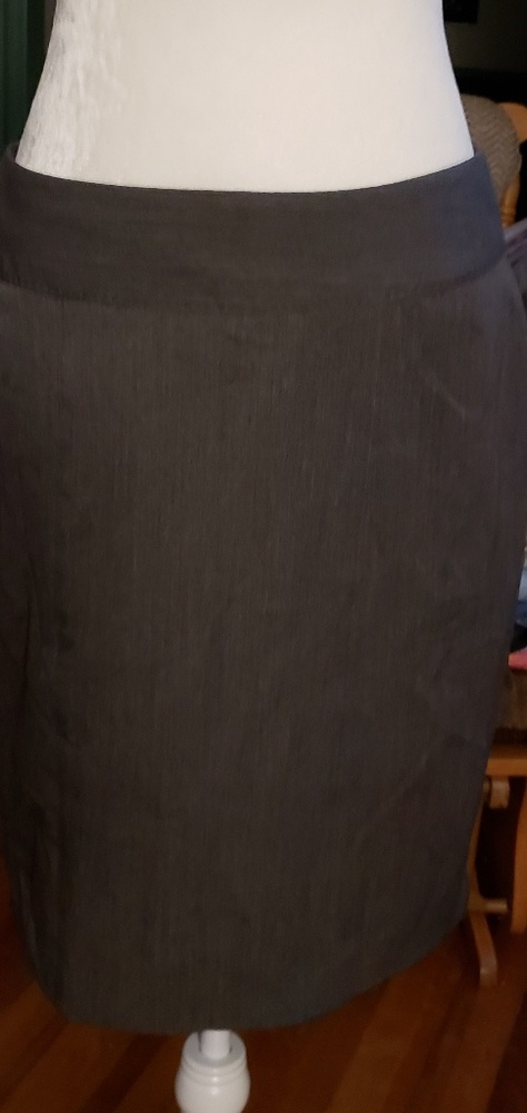 Gray pencil skirt